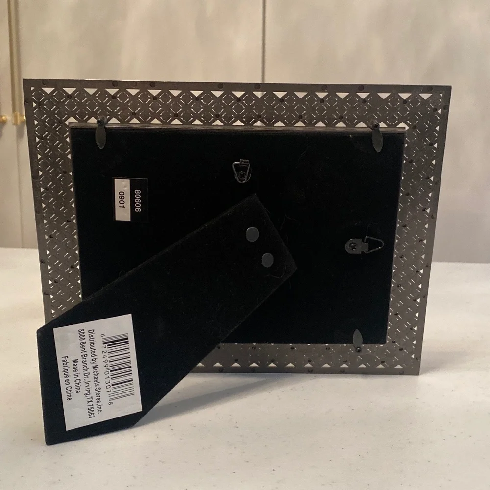 Michael’s - Gunmetal Picture Frame with Latticework & Crystal Details - Picture 6 of 9